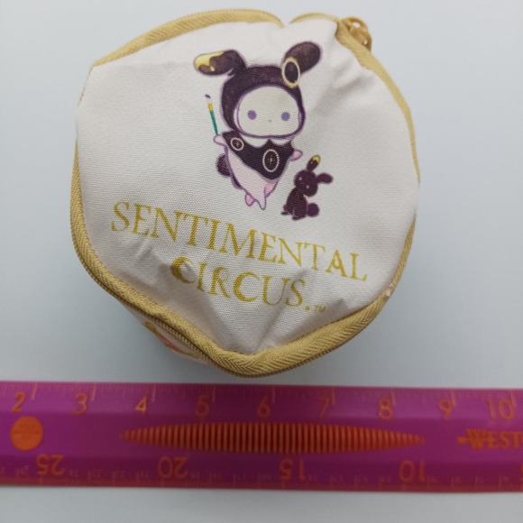 Sentimental circus round zipper pouch - Picture 8 of 9